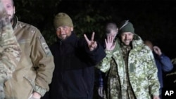 Ukrajinski vojnici pušteni u razmjeni zarobljenika između Rusije i Ukrajine, septembar 2022.