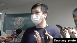 位于台北的吴卡罗参与黑熊学院所提供的救护训练（美国之音特约记者谭嘉琪攝影）。