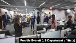 حضور مارکو روبیو، وزیر خارجۀ ایالات متحده در مرکز عملیاتی وزارت خارجۀ امریکا در واشنگتن دی‌سی 