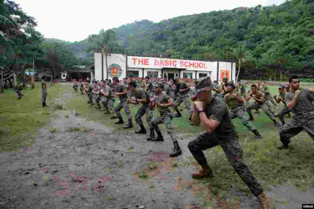 2012年10月，美菲年度兩棲登陸聯合軍演期間的武術訓練。