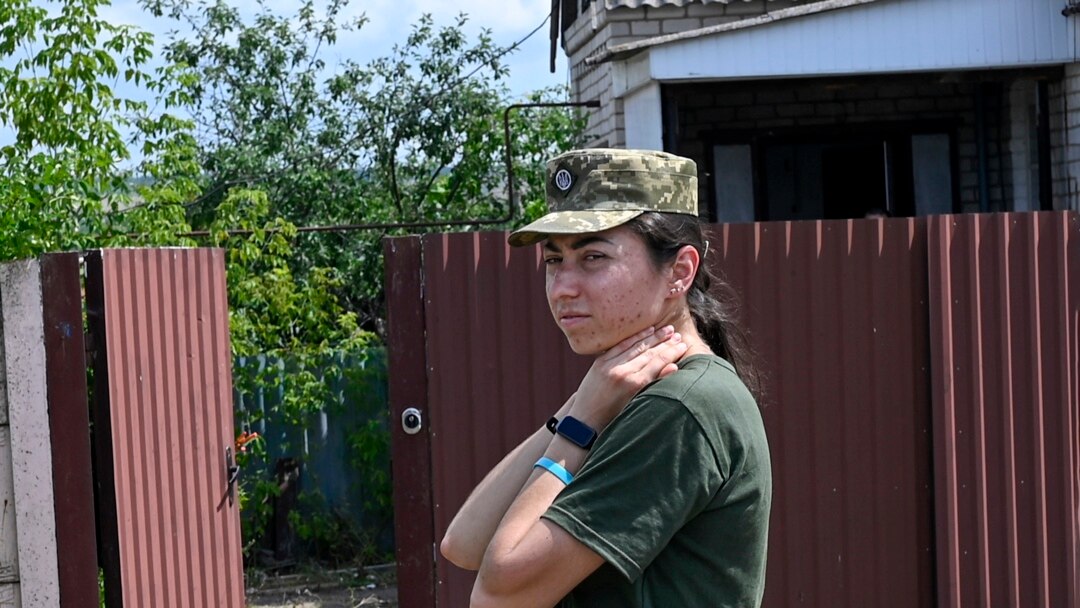 Ukraine war: Women fighting on the front lines