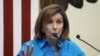 La presidenta de la Cámara de Representantes de Estados Unidos, Nancy Pelosi, ofrece una conferencia de prensa con su delegación del Congreso en la embajada estadounidense en Tokio, Japón, el 5 de agosto de 2022. (AP Foto/Eugene Hoshiko)