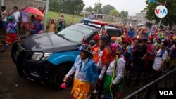 Policías en medio de una festividad religiosa en el municipio de Nandaime, ubicado al sur de Managua. Foto VOA