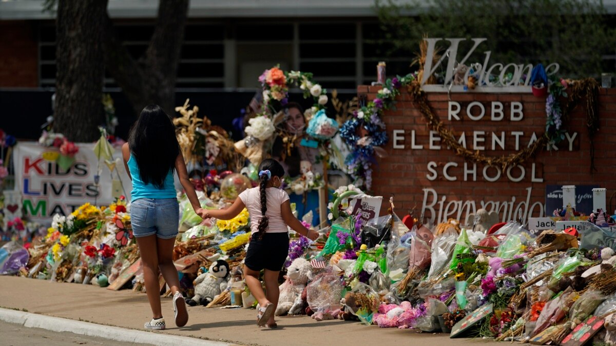 Texas Newspaper Posts Video Of Police Response To Uvalde School ...