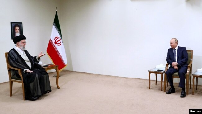 دیدار علی خامنه‌ای و ولادیمیر پوتین، رئیس جمهوری روسیه، در تهران. ۱۹ ژوئیه ۲۰۲۲