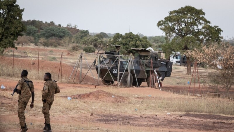 À Votre Avis : l'efficacité des armées nationales face aux groupes armés