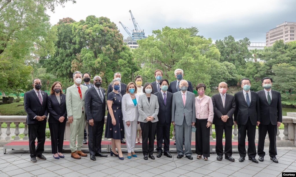 2022年8月3日，蔡英文在台北为佩洛西议长举办午宴，台积电创办人及现任董事长作陪。（照片来自蔡英文脸书）(photo:VOA)