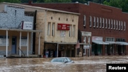 29일 홍수로 물에 잠긴 미국 켄터키주 마을