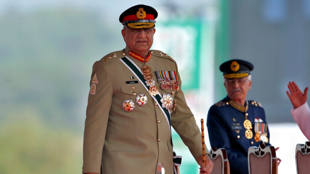 Outgoing Pakistan Army Chief Admits Involvement in Politics