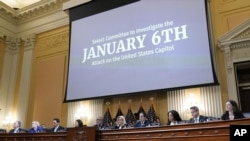 En esta foto se ve una sesión de la comisión selecta de la Cámara de Representantes de EEUU que investiga el ataque del 6 de enero de 2021 al Capitolio en Washington, D.C., el martes 12 de julio en Washington. (AP Foto/J. Scott Applewhite, archivo)