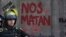 La guardia nacional custodia el Palacio Nacional, la oficina y la residencia presidencial, durante una manifestación contra la violencia de género en la Ciudad de México, el 14 de febrero de 2020.