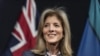 La embajadora de Estados Unidos en Australia, Caroline Kennedy, habla a su llegada al Aeropuerto Internacional de Sydney en Sydney, el viernes 22 de julio de 2022.