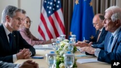 دیدار آنتونی بلینکن، وزیر امور خارجه آمریکا، با جوزپ بورل، مسئول سیاست خارجی اتحادیه اروپا، در کامبوج. ۴ اوت ٢٠٢٢