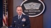 時為空軍上校並擔任美國空軍發言人的帕特里克·S·萊德在五角大樓同記者交談。(2019年9月19日)