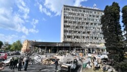 Nga bắn tên lửa vào miền trung Ukraine, ít nhất 20 người chết - Bản tin VOA