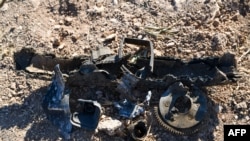 美军在叙利亚金达里斯附近用无人机击杀“伊斯兰国”头领阿加尔的现场附近的残骸。(2022您7月12日)