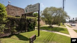The Hope Medical Group for Women in Shreveport, La., on July 6, 2022. Since the Supreme Court overturned the 1973 Roe vs. Wade decision, access to abortion in Louisiana has swung back and forth, dismaying defenders and opponents of the procedure.