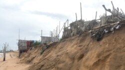 Lomé essaie de sauver sa plage devenue "très insalubre"