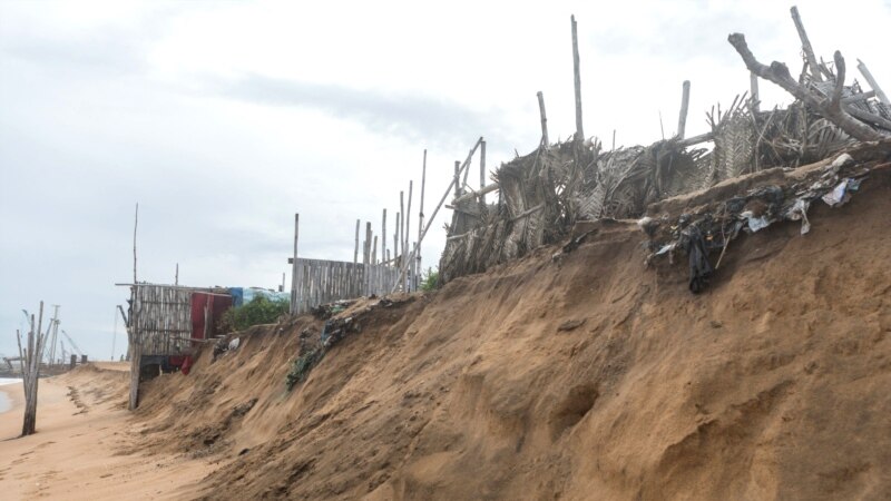 Lomé essaie de sauver sa plage devenue 