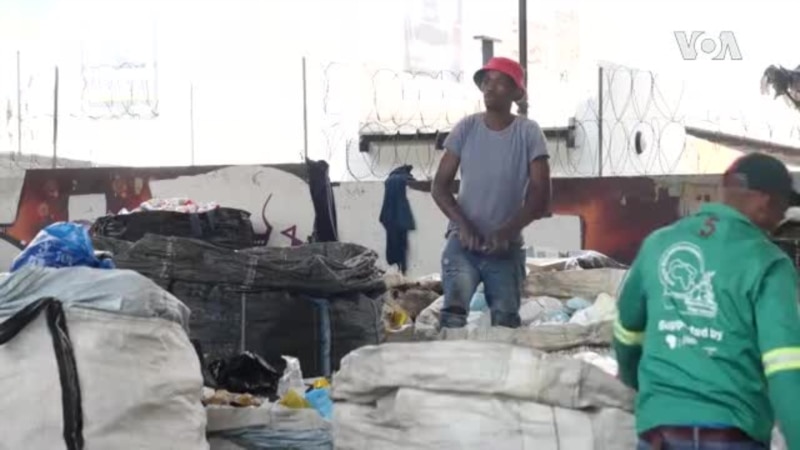 Afrique du Sud : des déchets plastiques recyclés en mobilier