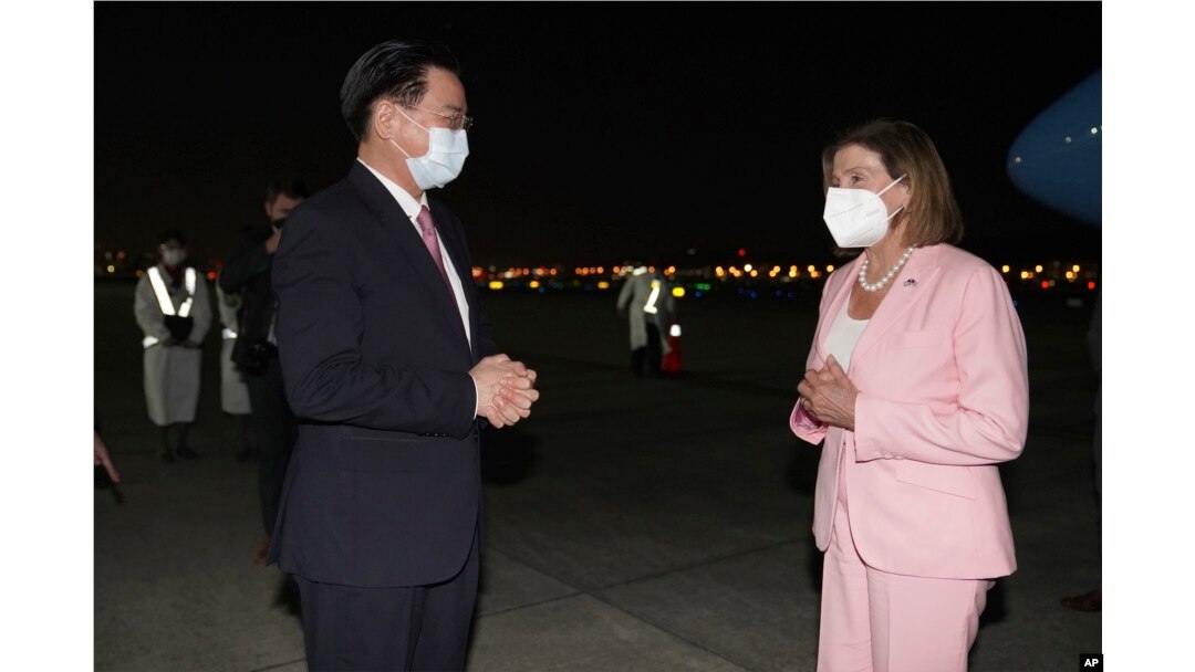 2022-yilda Vakillar palatasining o'sha paytdagi spikeri Nensi Pelosi Tayvanga borib, AQSh bu orol-davlatni quvvatlashini bildirgan. Xitoy bu qadamni qoralagan.
