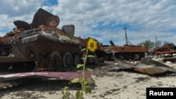 Британското Министерство за одбрана во четвртокот соопшти дека руските сили продолжуваат со напади долж линијата на фронтот во регионот на Донбас, делот од источна Украина кој беше центар на нејзината војна.