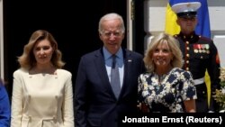 Перша леді України Олена Зеленська, президент США Джо Байден, перша леді США Джилл Байден, Вашингтон, 19 липня 2022. REUTERS/Jonathan Ernst