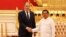 Menteri Luar Negeri Rusia Sergei Lavrov menghadiri pertemuan dengan pemimpin militer Myanmar Min Aung Hlaing di Naypyidaw, Myanmar, 3 Agustus 2022. (Foto: via Reuters)