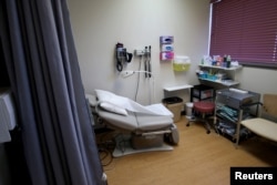 Ruang operasi di Women's Health Clinic yang menawarkan perawatan reproduksi, termasuk aborsi, di Winnipeg, Manitoba, Kanada 28 Juni 2022. (REUTERS/Shannon VanRaes)