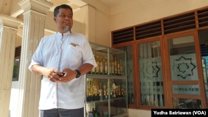 Anak Abu Bakar Baasyir, Abdurrahim Baasyir, saat ditemui di Kompleks Pondok Pesanstren Al Mukmin di Ngruki, Sukoharjo, Jawa Tengah, Kamis, 4 Agustus 2022. (Foto: Yudha Satriawan/VOA)