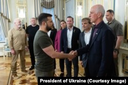 Владимир Зеленский встречается с делегацией Палаты представителей США, которую возглавил председатель Комитета по вооруженным силам Адам Смит, Киев, 23 июля 2022 года