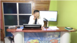 El periodista nicaragüense David Mendoza, fundador y propietario del Canal RB3, llora en público al anunciar a su audiencia que el medio de comunicación fue cancelado. Cortesía.
