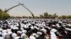 پیروان صدر در محل رژه دوران صدام حسین نماز خواندند