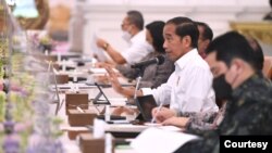 Presiden Jokowi Setujui Pembangunan Pabrik CPO dan RPO mini berbasis koperasi sebagai upaya untuk menyerahkan TBS Sawit Petani ( biro Setpres) 