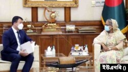 প্রধানমন্ত্রী শেখ হাসিনার সঙ্গে উজবেকিস্তানের উপ-প্রধানমন্ত্রী জামশিদ খোদজায়েভের সৌজন্য সাক্ষাৎ