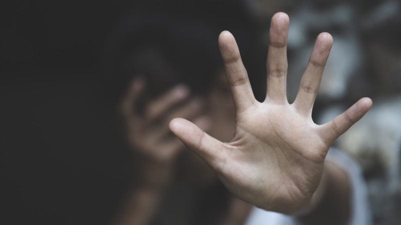 Survei: Dua pertiga Perempuan Belia di Inggris Hadapi Pelecehan di Tempat Kerja