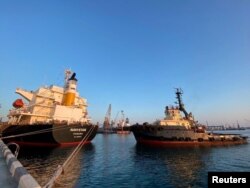 悬挂巴拿马旗的货轮“航行星号”(Navi-star)停靠在乌克兰的敖德萨海港。(2022年8月5日)