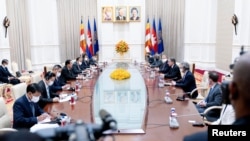 US Secretary of State Antony Blinken meets with Cambodian Prime Minister Hun Sen, at the Peace Palace in Phnom Penh, Cambodia, Aug. 4, 2022.