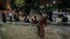 شماری از «معتادان متجاهر» در پارکی در تهران - آرشیو