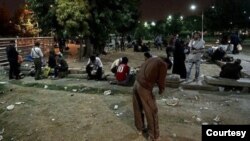 شماری از «معتادان متجاهر» در پارکی در تهران - آرشیو