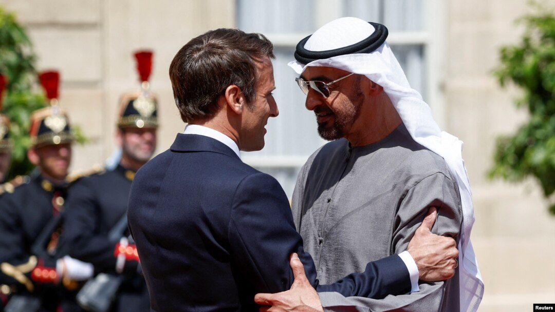 سەرۆکی فەڕەنسا ئیمانوێل ماکرۆن و سەرۆکی ئیماڕات شێخ محەمەد بن زاید ئال نهیان