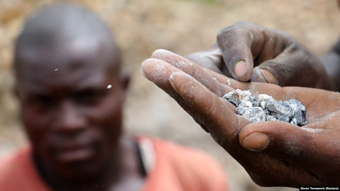 ARCHIVES - Échantillons d'une mine de coltan à Rukunda, territoire de Masisi, au Nord-Kivu, République démocratique du Congo, le 2 décembre 2018. 