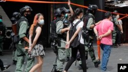 2020年7月1日香港警方拘留铜锣湾集会抗议者