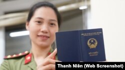 Mẫu hộ chiếu mới của Việt Nam bị 3 nước châu Âu không công nhận vì thiếu "Nơi sinh."