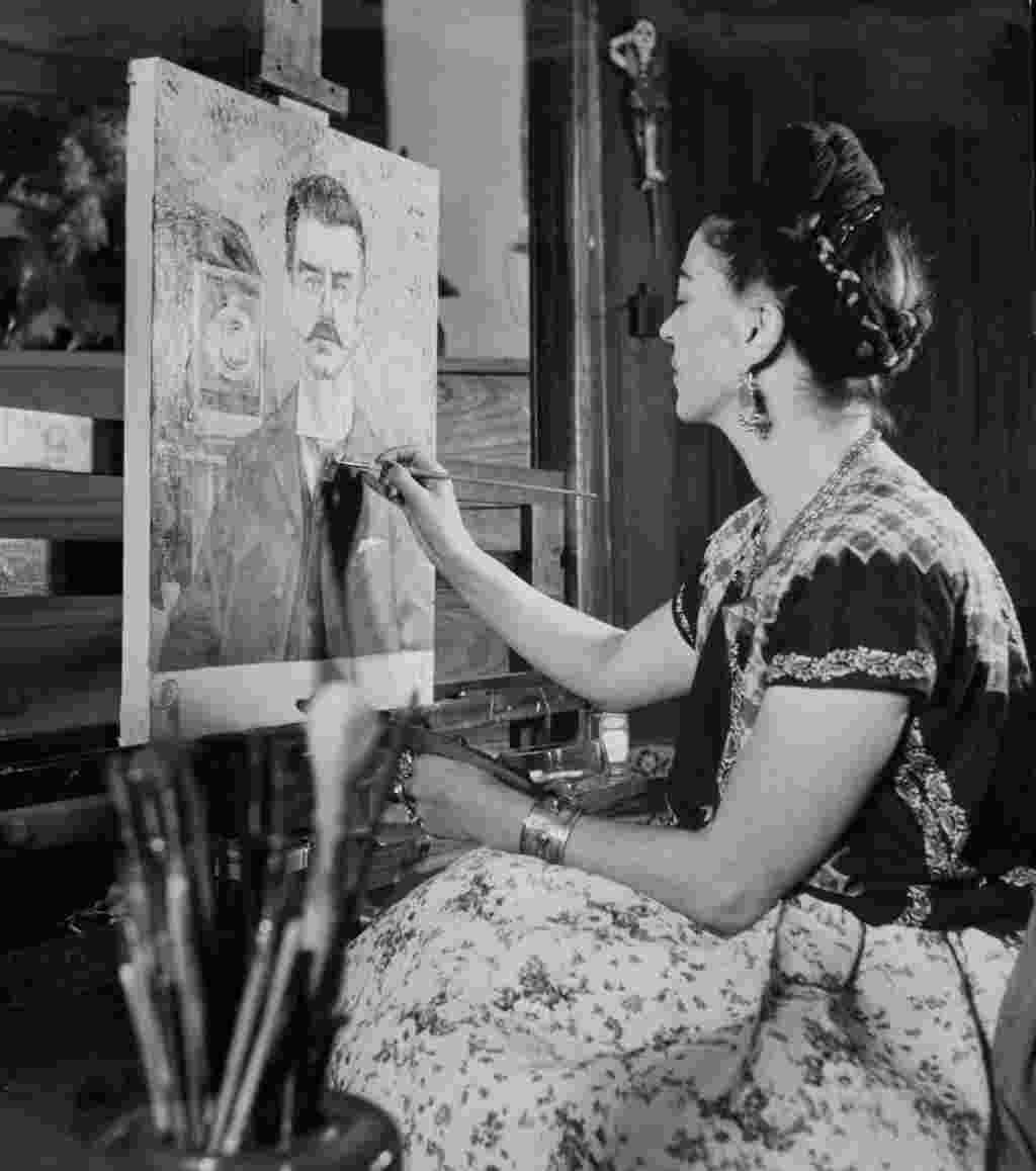 La serie de 259 fotografías que se exhibirán en Arlington pertenecen a la colección personal de Kahlo.
