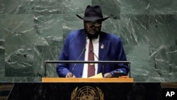 FILE - Presiden Sudan Selatan Salva Kiir Mayardit saat menyampaikan pidato pada sidang ke-78 Majelis Umum Perserikatan Bangsa-Bangsa, 21 September 2023. (Richard Drew/AP)