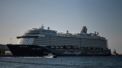 Kapal pesiar Jerman berlabuh di pelabuhan Piraeus, dekat ibu kota Athena, Yunani (foto: dok). 