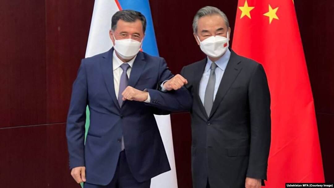 O'zbekiston Tashqi ishlar vaziri Vladimir Norov Xitoy Tashqi ishlar vaziri Van I va mintaqa bosh diplomatlari bilan Nur-Sultonda muloqot qildi, 8-iyun, 2022 