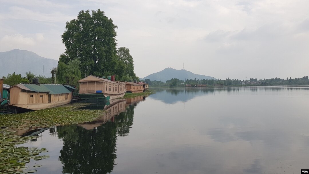 A chain of houseboats anchored on the banks of Nigeen Lake in Kashmir. (Bilal Hussain/VOA)