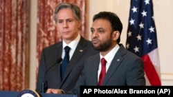 토니 블링컨 미국 국무장관과 라샤드 후세인 국제종교자유대사가 지난해 6월 워싱턴 국무부 청사에서 '국제종교자유보고서'를 발표하고 있다.